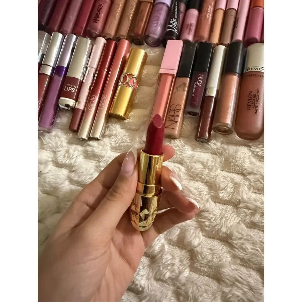 BUNDLE OF 47 lip products